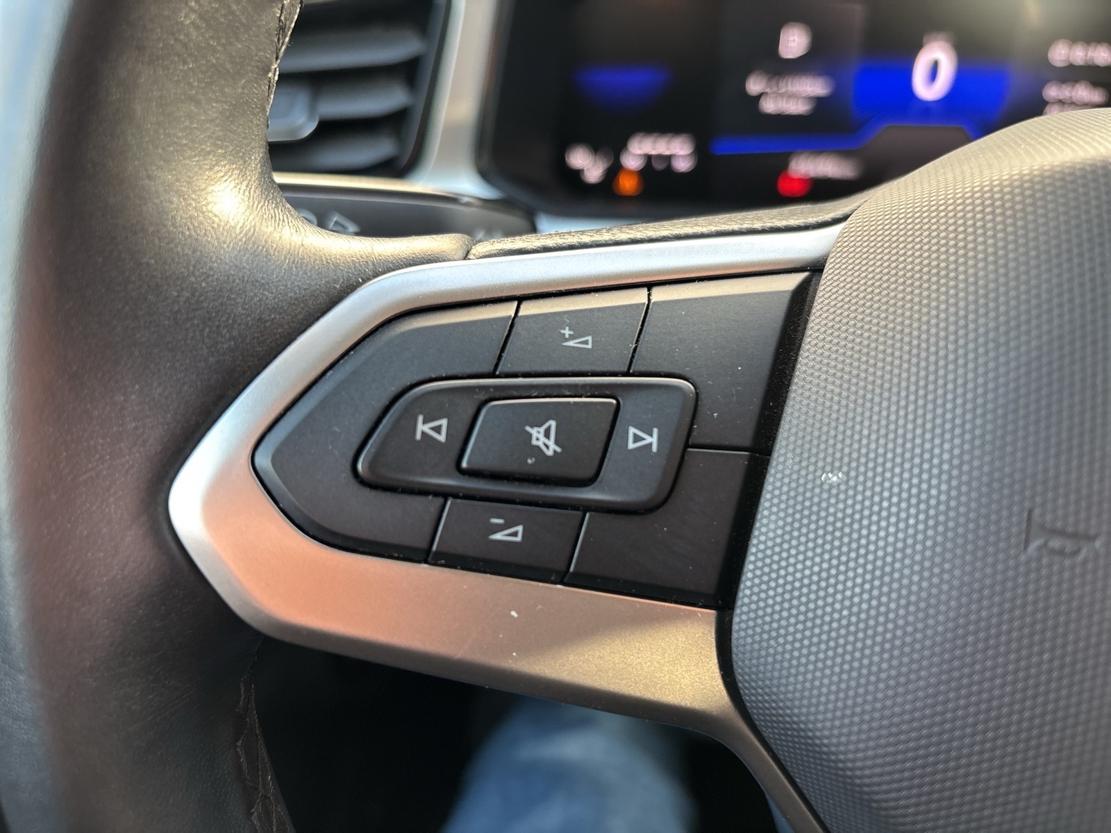 Volkswagen T-Roc 1.0 LIFE CARPLAY ALU SITZHEIZUNG LED DAB+