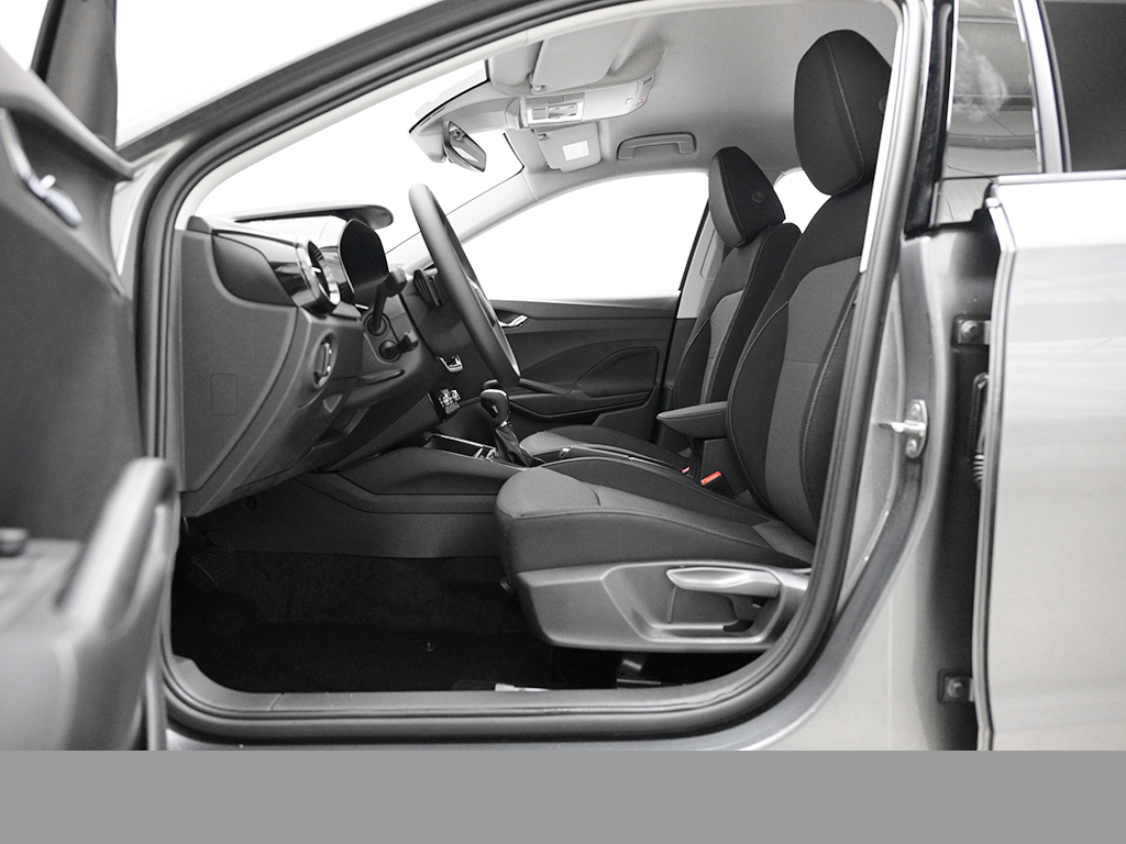 Skoda Fabia 1.5 TOUR DSG AHK LENKRAD-&SITZHZG CAM LED