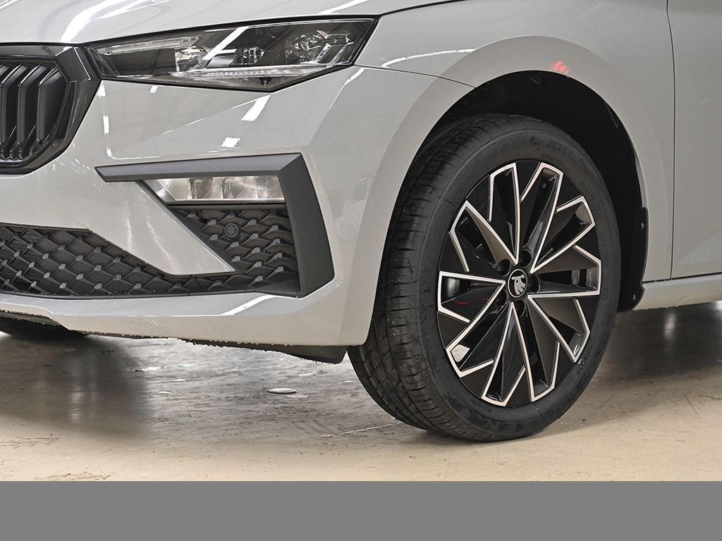 Skoda Scala 1.5 BALANCE DSG AHK NAVI KEYLESS CAM LM17