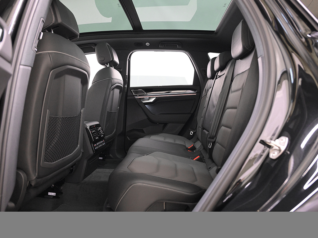 Volkswagen Touareg V6 R-LINE PANO DYNAUDIO BLACKSTYLE LM22