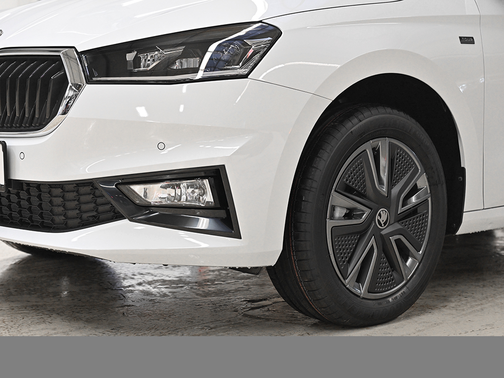 Skoda Fabia 1.0 TOUR LENKRAD-&SITZHZG AHK CAM LED LM16