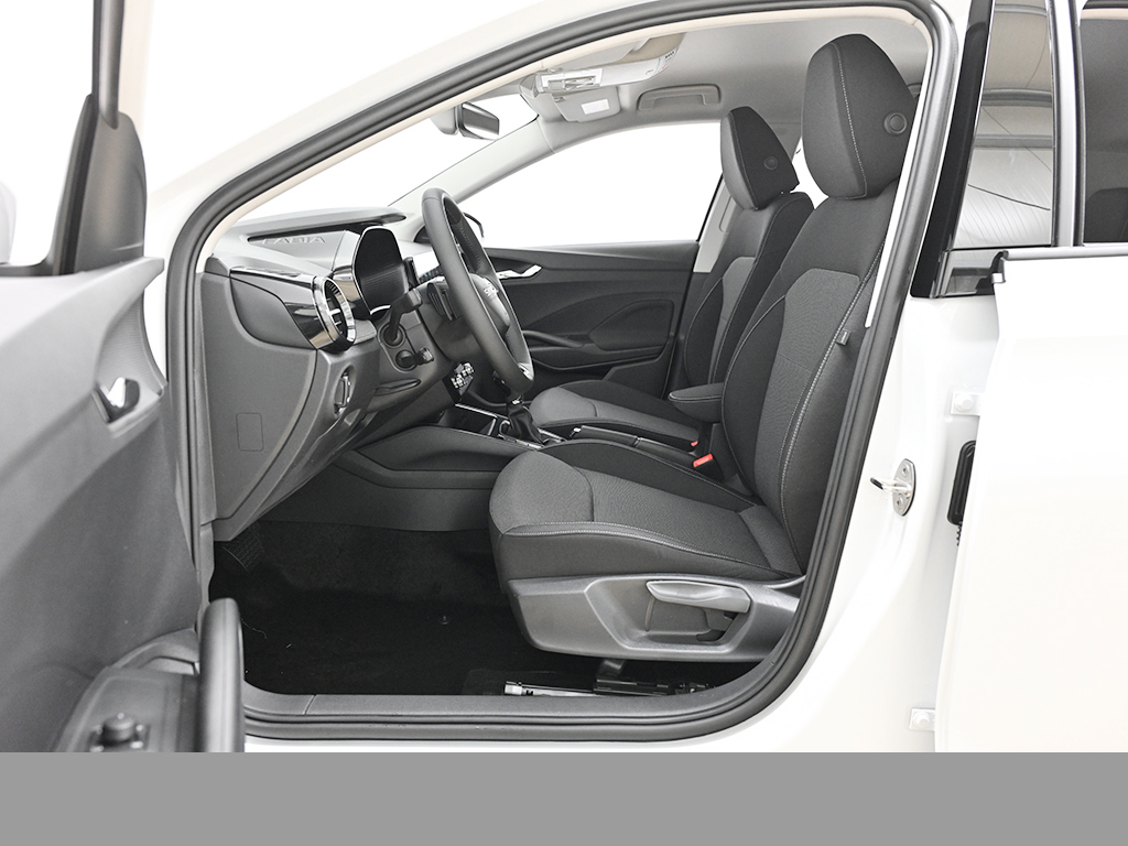 Skoda Fabia 1.5 TOUR DSG AHK LENKRAD-&SITZHZG CAM LED