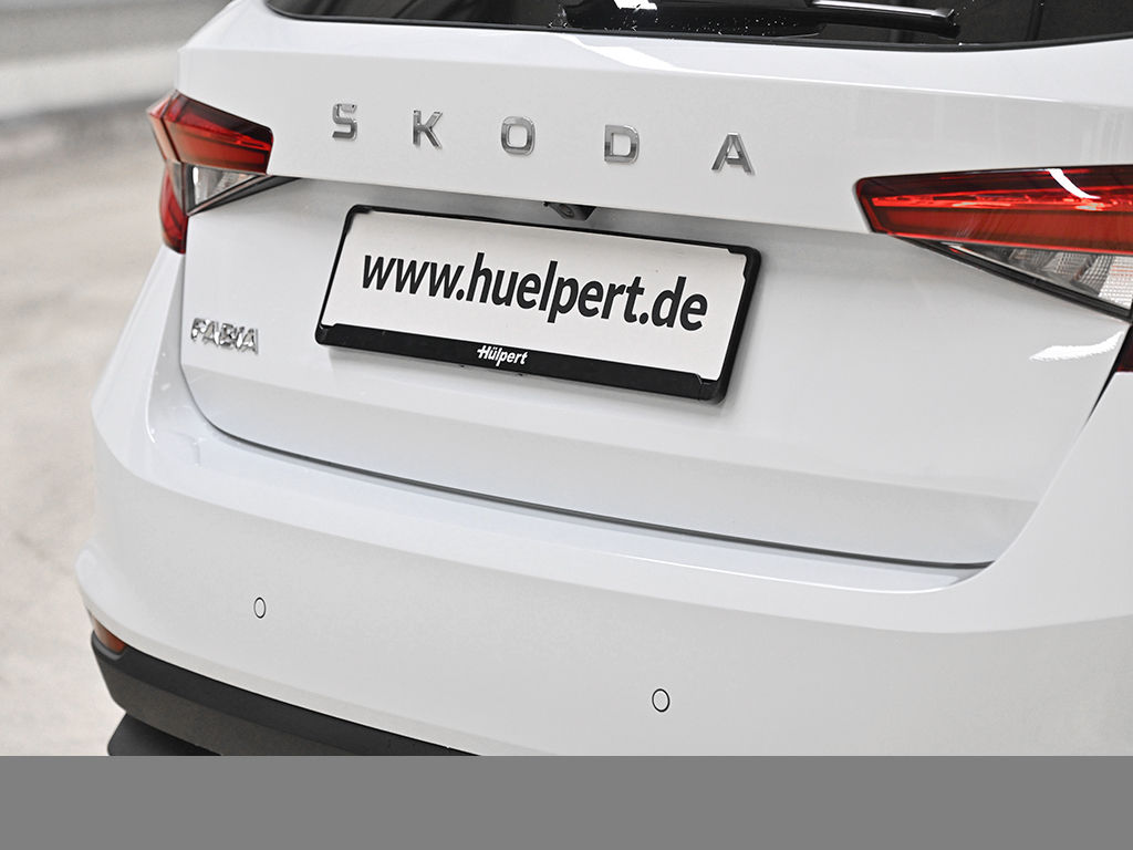 Skoda Fabia 1.5 TOUR DSG AHK LENKRAD-&SITZHZG CAM LED