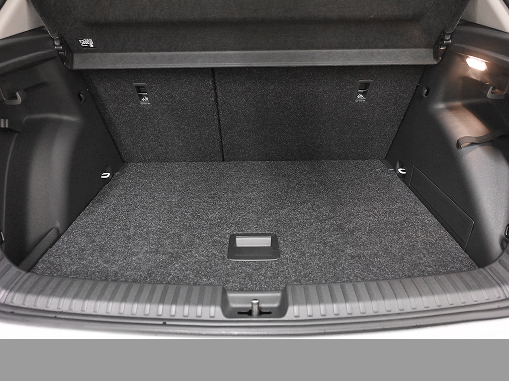 Skoda Fabia 1.5 TOUR DSG AHK LENKRAD-&SITZHZG CAM LED