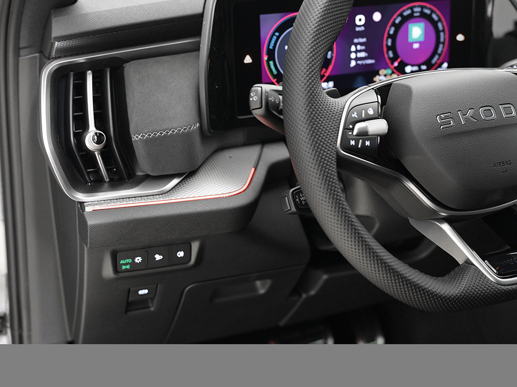 Skoda Kodiaq HYBRID SPORTLINE AHK PANO 360CAM HEADUP