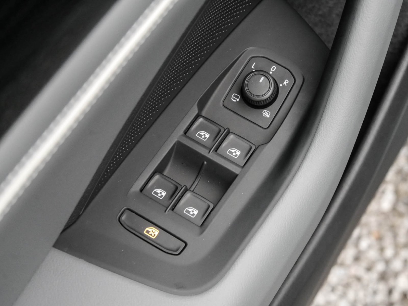 Volkswagen Passat Variant 1.5 eTSI BUSINESS NEUESMODELL CAM