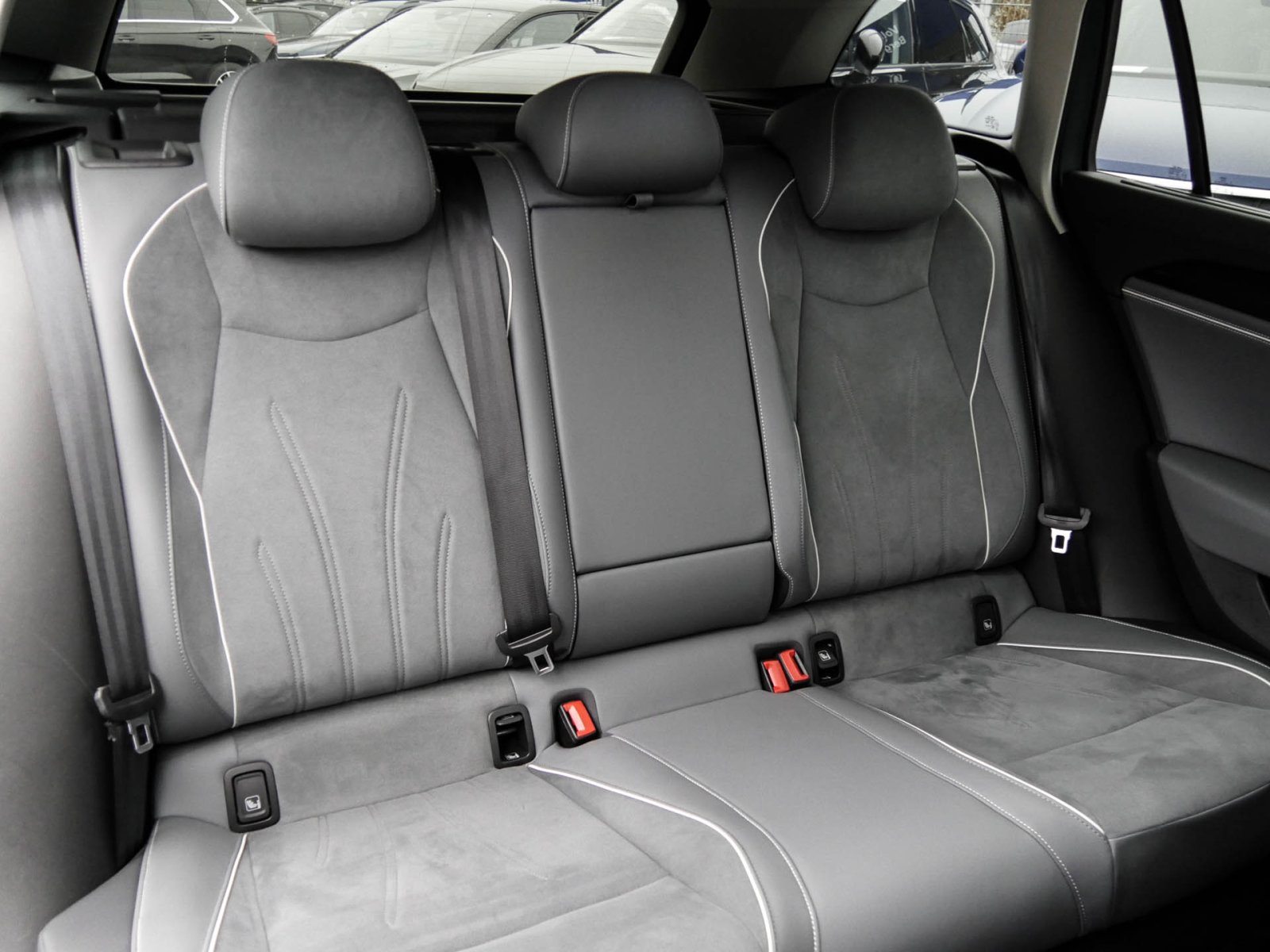 Volkswagen Passat Variant 1.5 eTSI BUSINESS NEUESMODELL CAM
