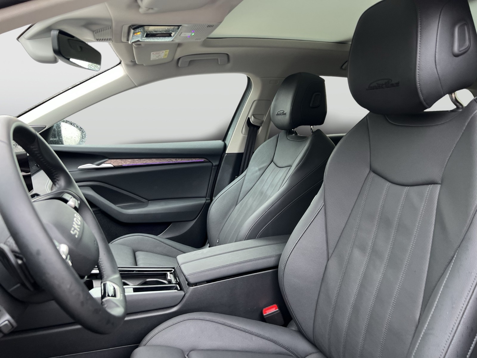 Skoda Superb Combi 2.0 L&K PANO CANTON AHK CAM ACC