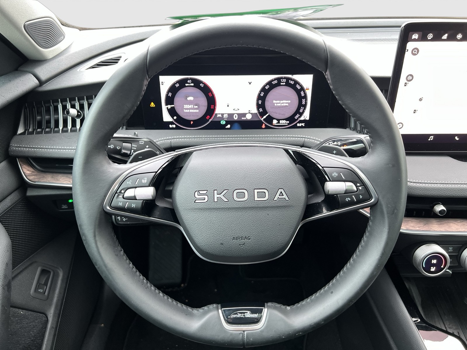 Skoda Superb Combi 2.0 L&K PANO CANTON AHK CAM ACC