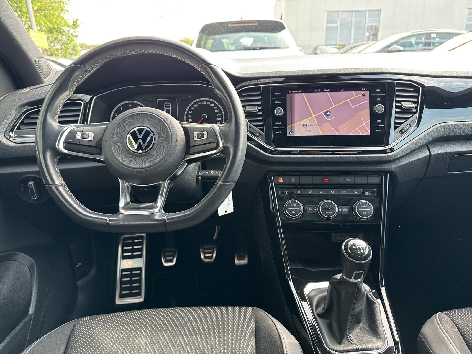 Volkswagen T-Roc 1.5 SPORT BLACK STYLE PANO KAMERA ALU18 NAVI