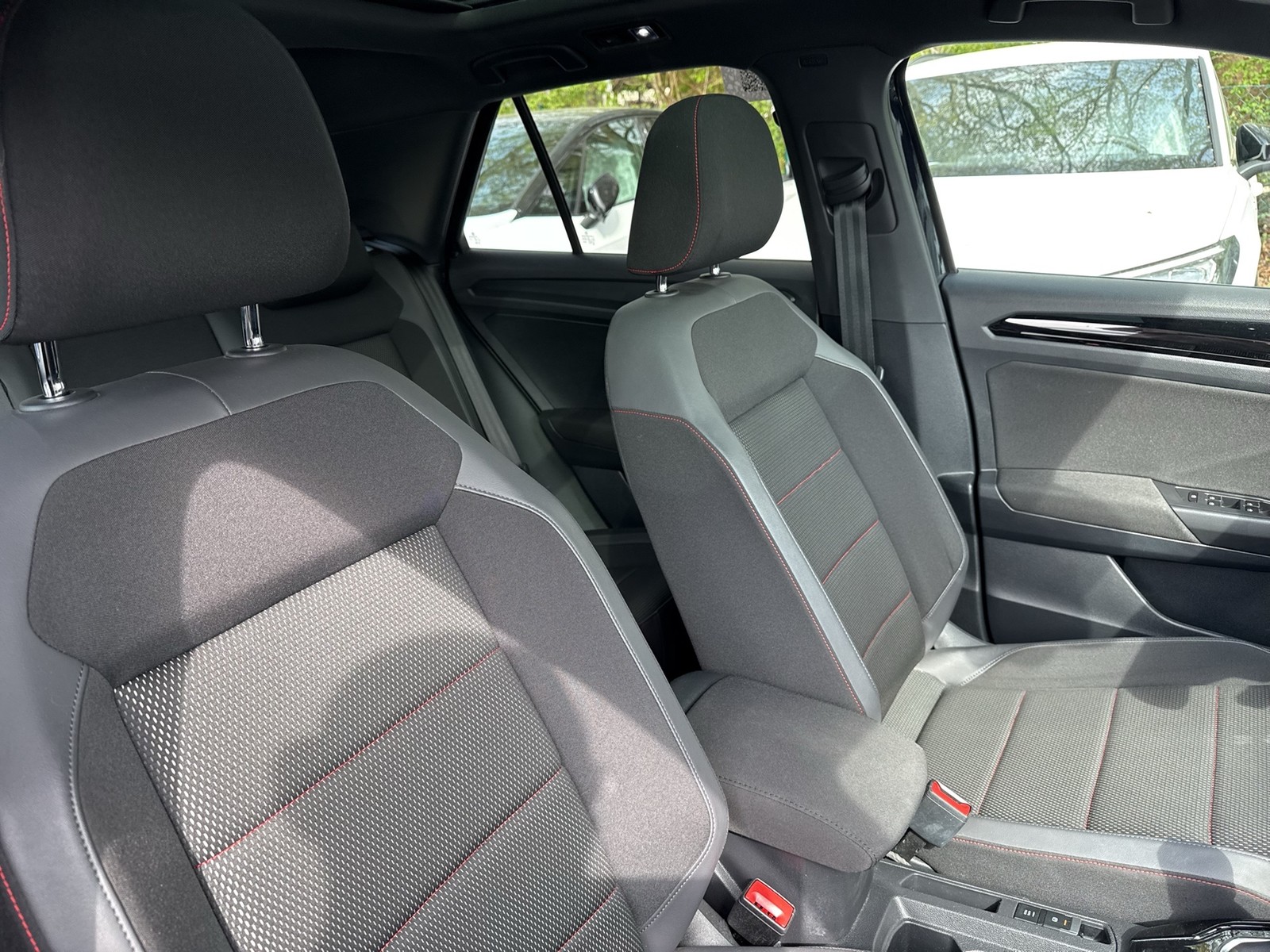 Volkswagen T-Roc 1.5 SPORT BLACK STYLE PANO KAMERA ALU18 NAVI