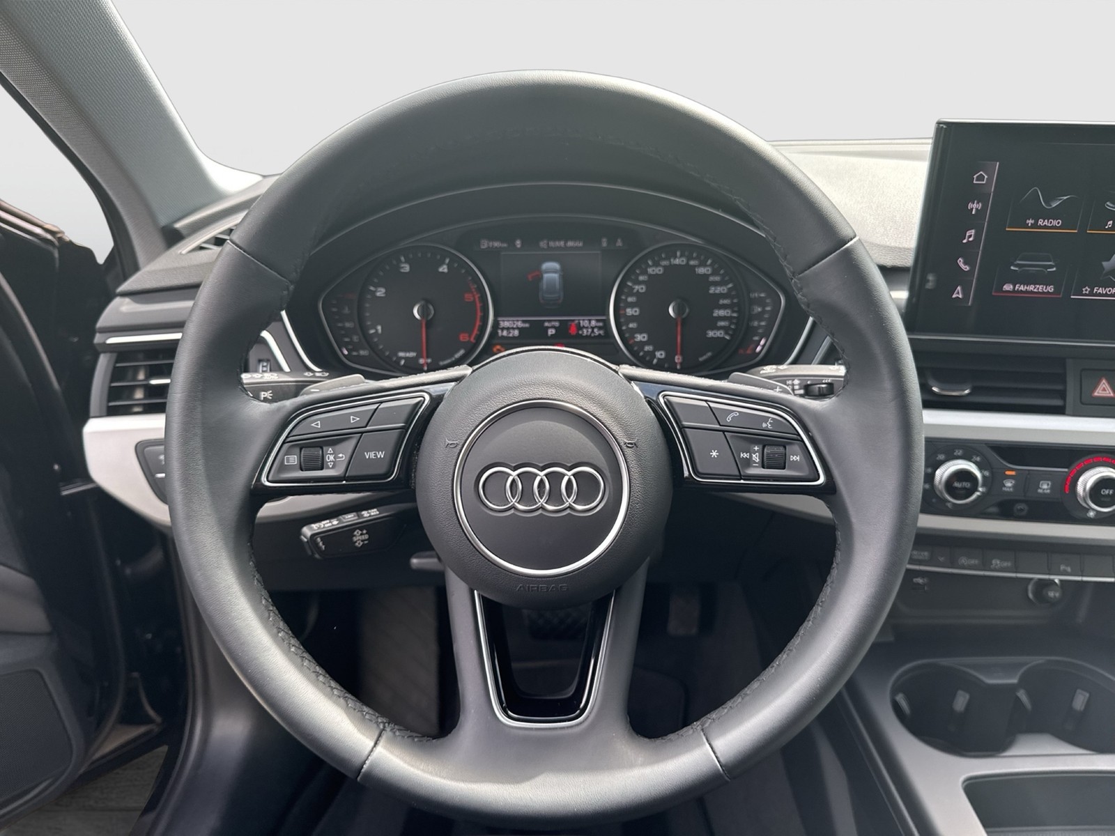 Audi A4 Avant 40 LEDER SITZHEIZ NAVI AHK