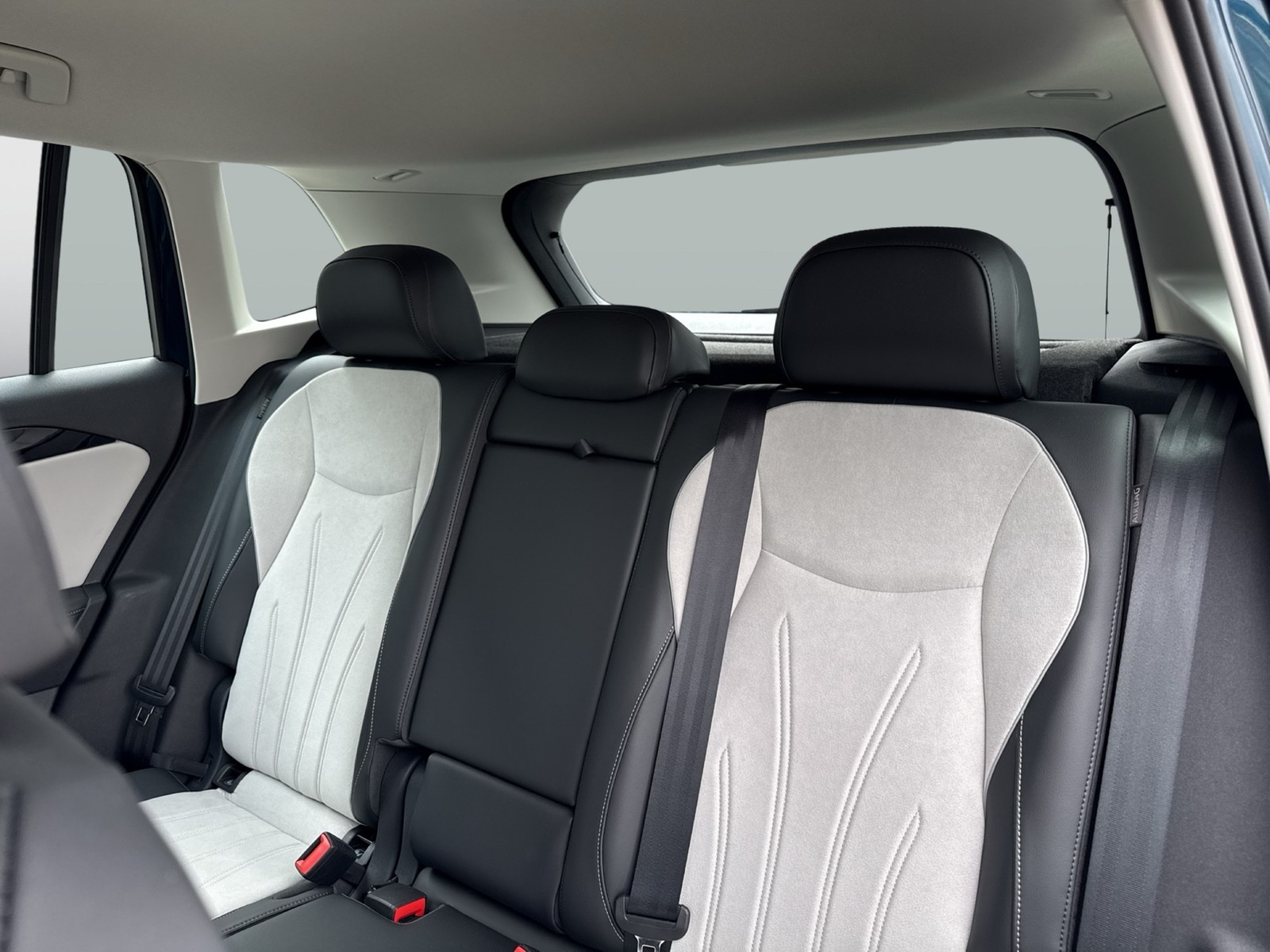 Volkswagen Tiguan 2.0 ELEGANCE 4X4 360°CAM ACC LM18 NAVI