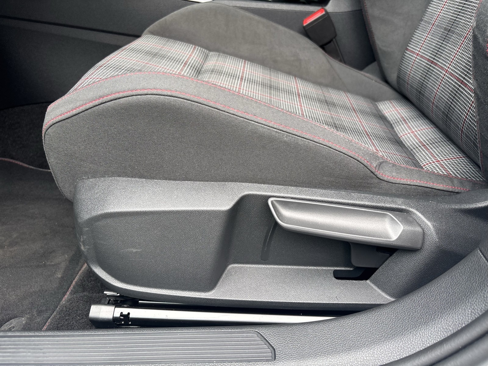 Volkswagen Golf 2.0 GTI ALU19 H.KARDON BLACK PANO MATRIX
