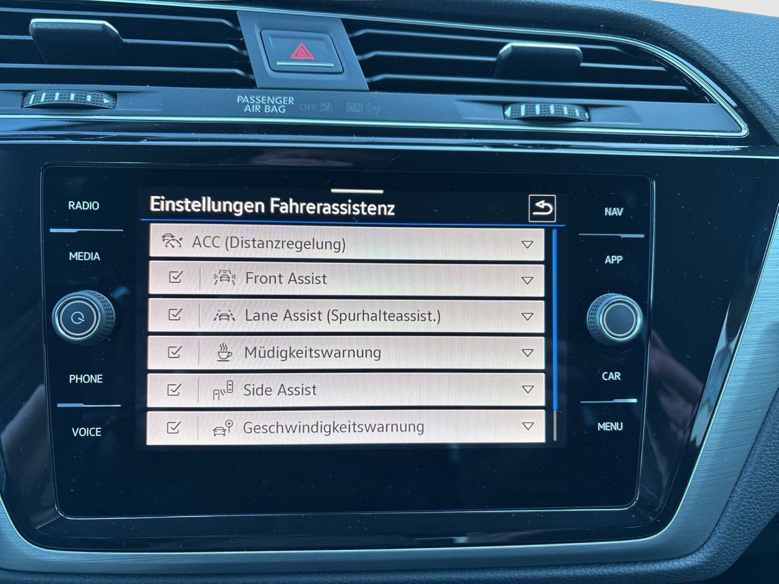 Volkswagen Touran 2.0 COMFORTLINE 7SITZER AHK STANDHEIZUNG