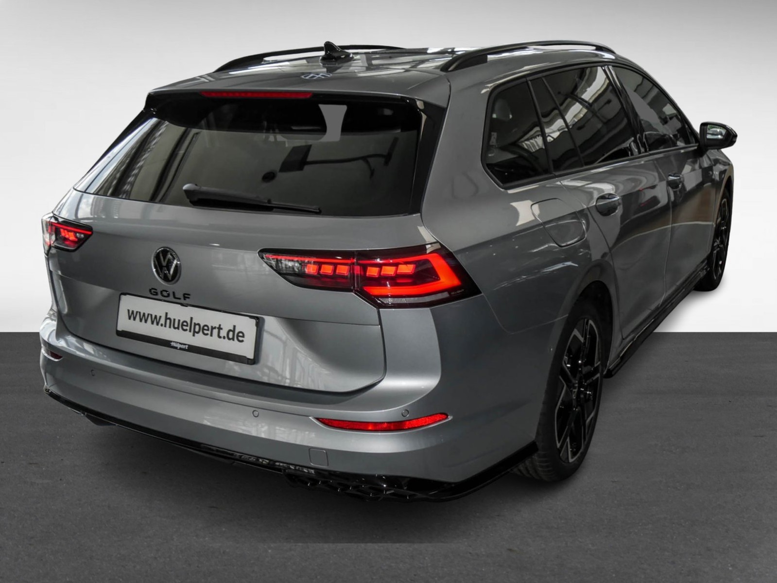 Volkswagen Golf Variant 2.0 R-LINE DSG BLACKSTYLE PANO AHK