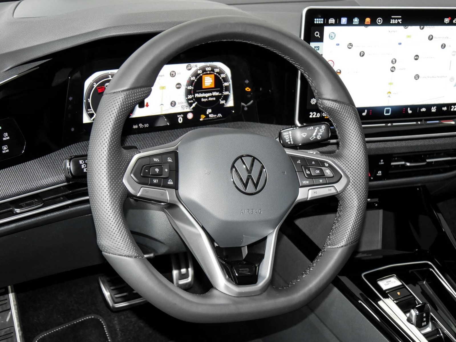 Volkswagen Golf Variant 2.0 R-LINE DSG BLACKSTYLE PANO AHK