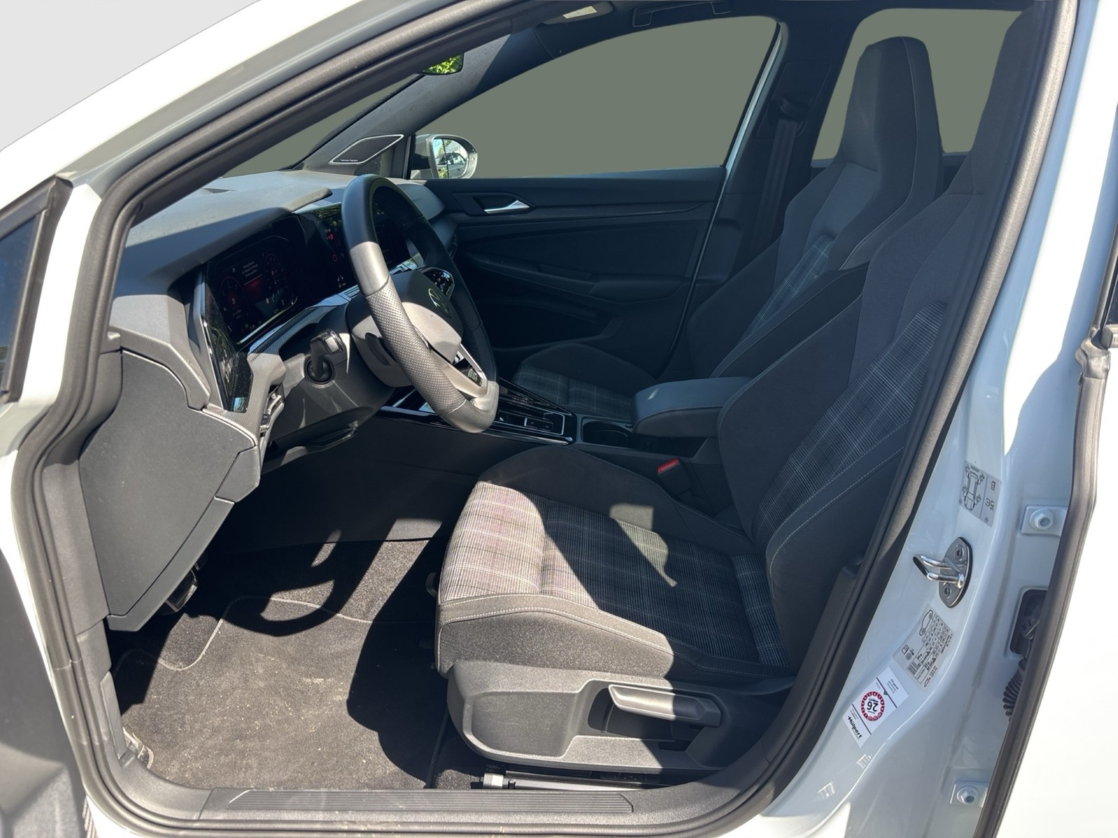 Volkswagen Golf 2.0 GTD ALU19 PANO H.KARDON MATRIX BLACK