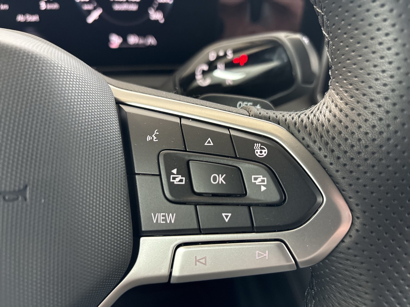Volkswagen Tiguan 1.5 HYBRID R-LINE AHK CAM NAVI ACC