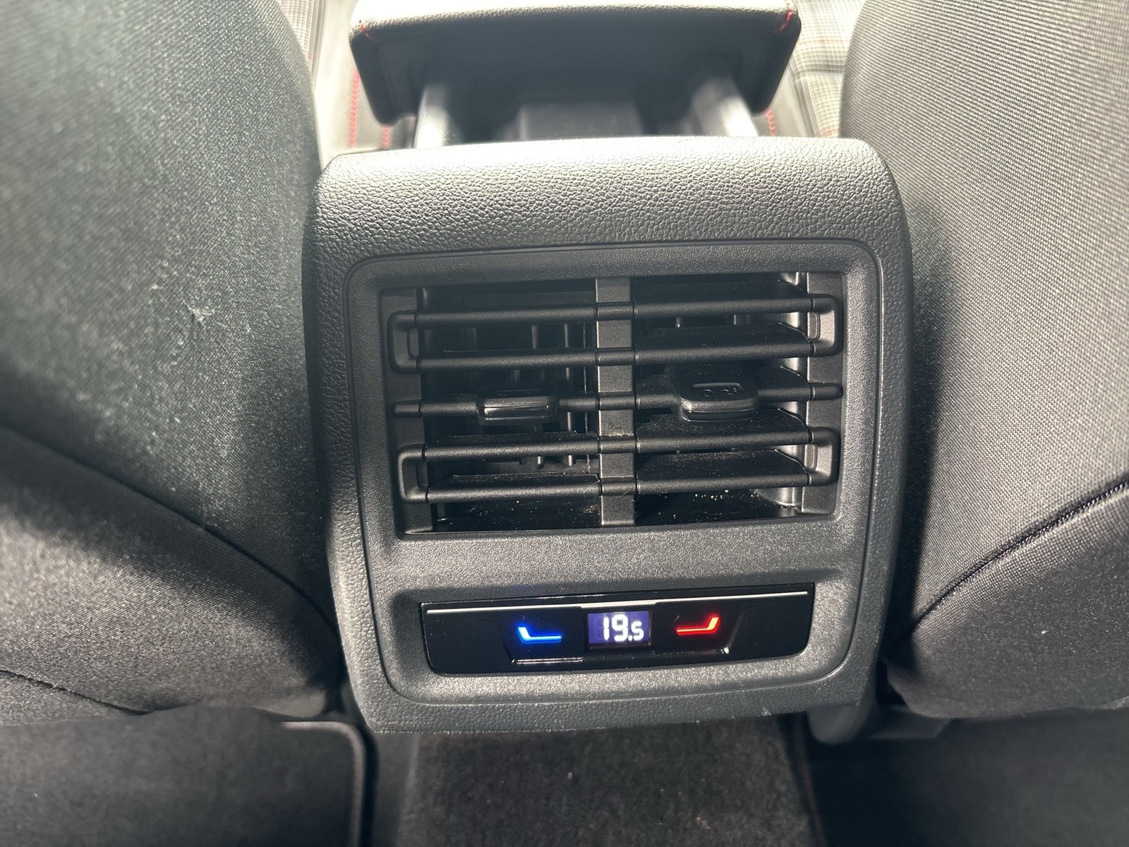 Volkswagen Golf 2.0 GTI H.KARDON MATRIX PANO ALU19 BLACK