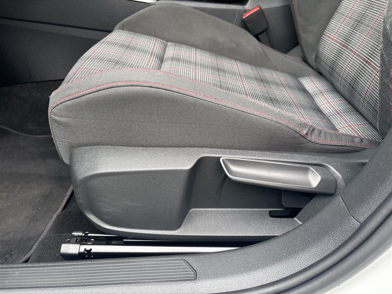 Volkswagen Golf 2.0 GTI H.KARDON MATRIX PANO ALU19 BLACK
