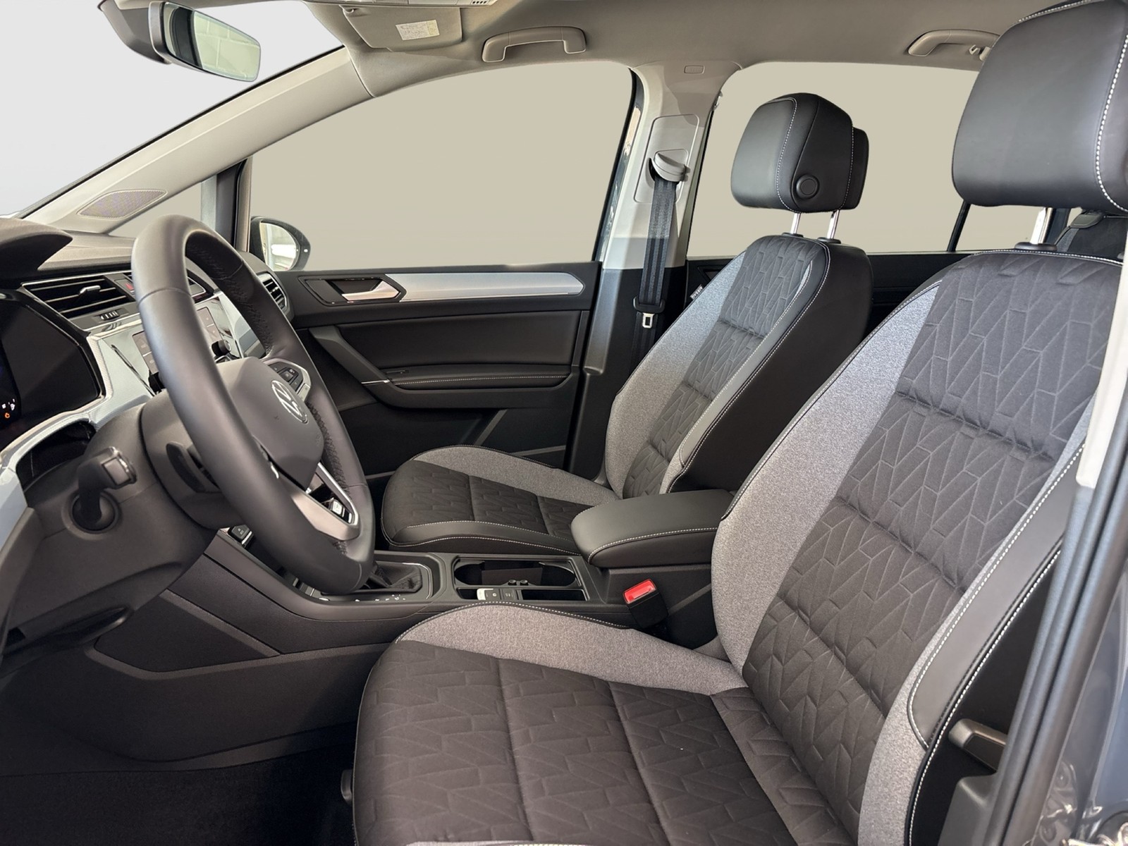 Volkswagen Touran 1.5 COMFORTLINE 7SITZER SITZHEIZUNG ACC