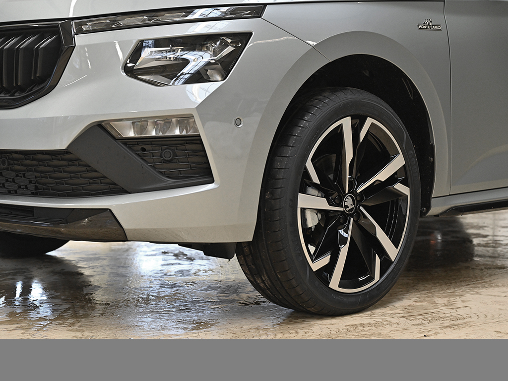 Skoda Kamiq 1.5 MONTE CARLO DSG AHK eKLAPPE CAM PANO