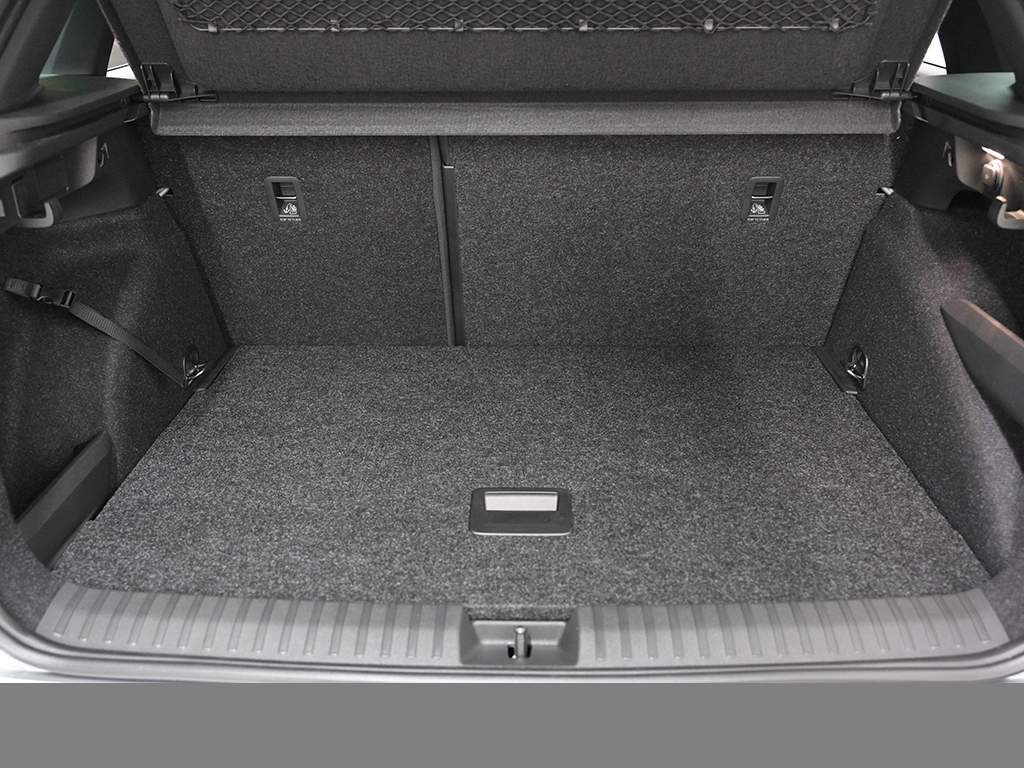 Skoda Kamiq 1.5 MONTE CARLO DSG AHK eKLAPPE CAM PANO