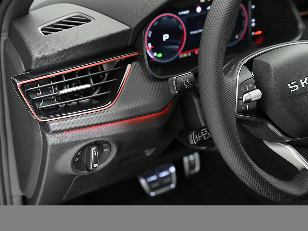 Skoda Kamiq 1.5 MONTE CARLO DSG AHK eKLAPPE CAM PANO