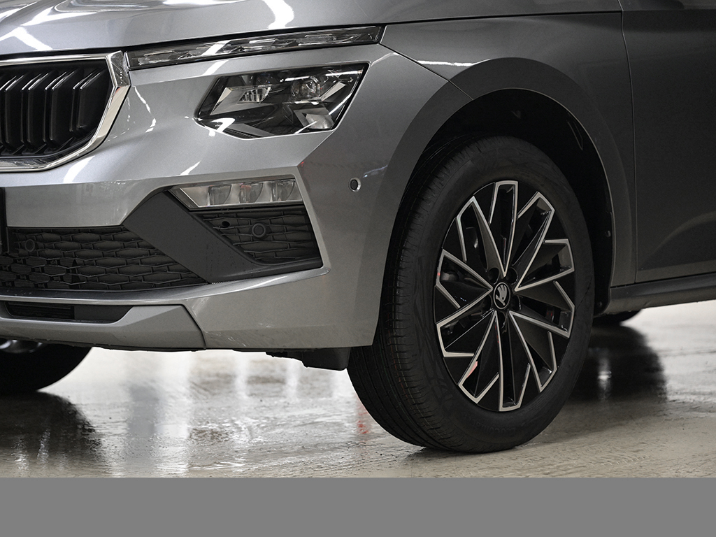 Skoda Kamiq 1.5TSI DSG Balance AHK ACC SMARTLINK RFK SHZ