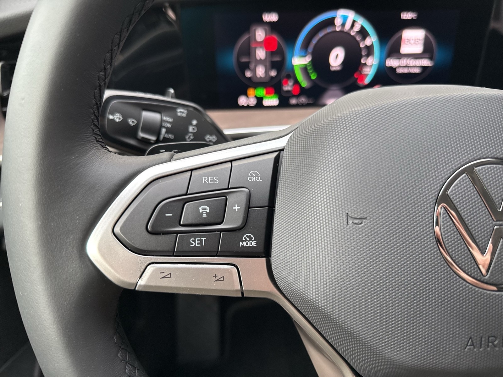 Volkswagen Tayron 1.5 HYBRID ELEGANCE 360°CAM ACC LM18 NAVI