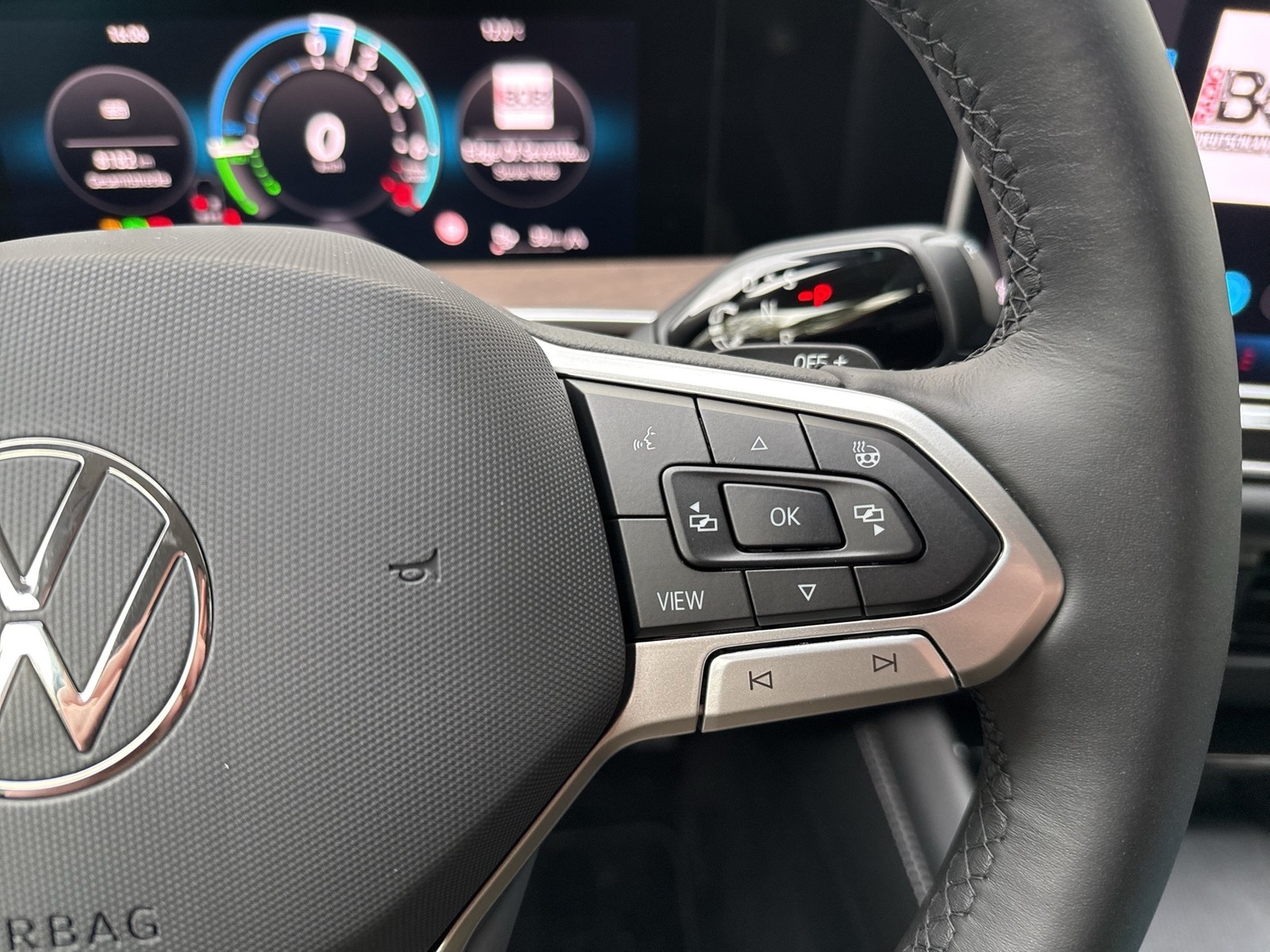 Volkswagen Tayron 1.5 HYBRID ELEGANCE 360°CAM ACC LM18 NAVI