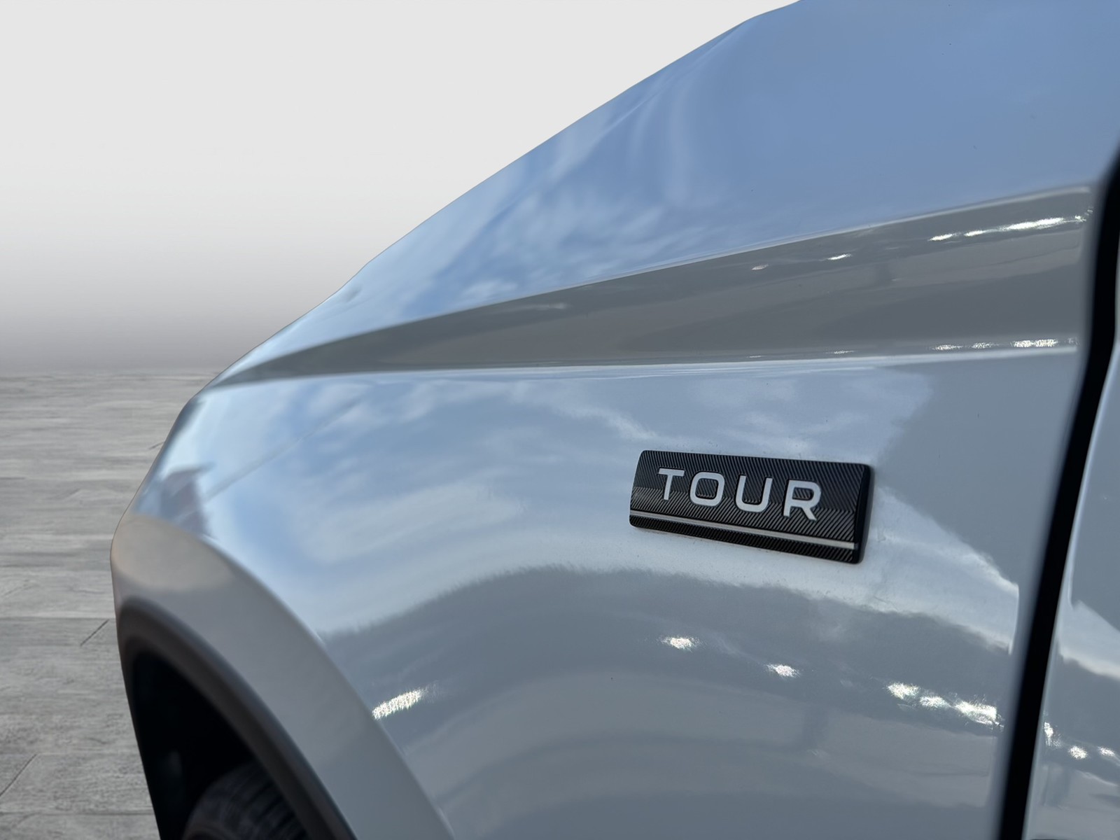 Skoda Karoq 1.5 TOUR PANO AHK 360°CAM E-KLAPPE NAVI