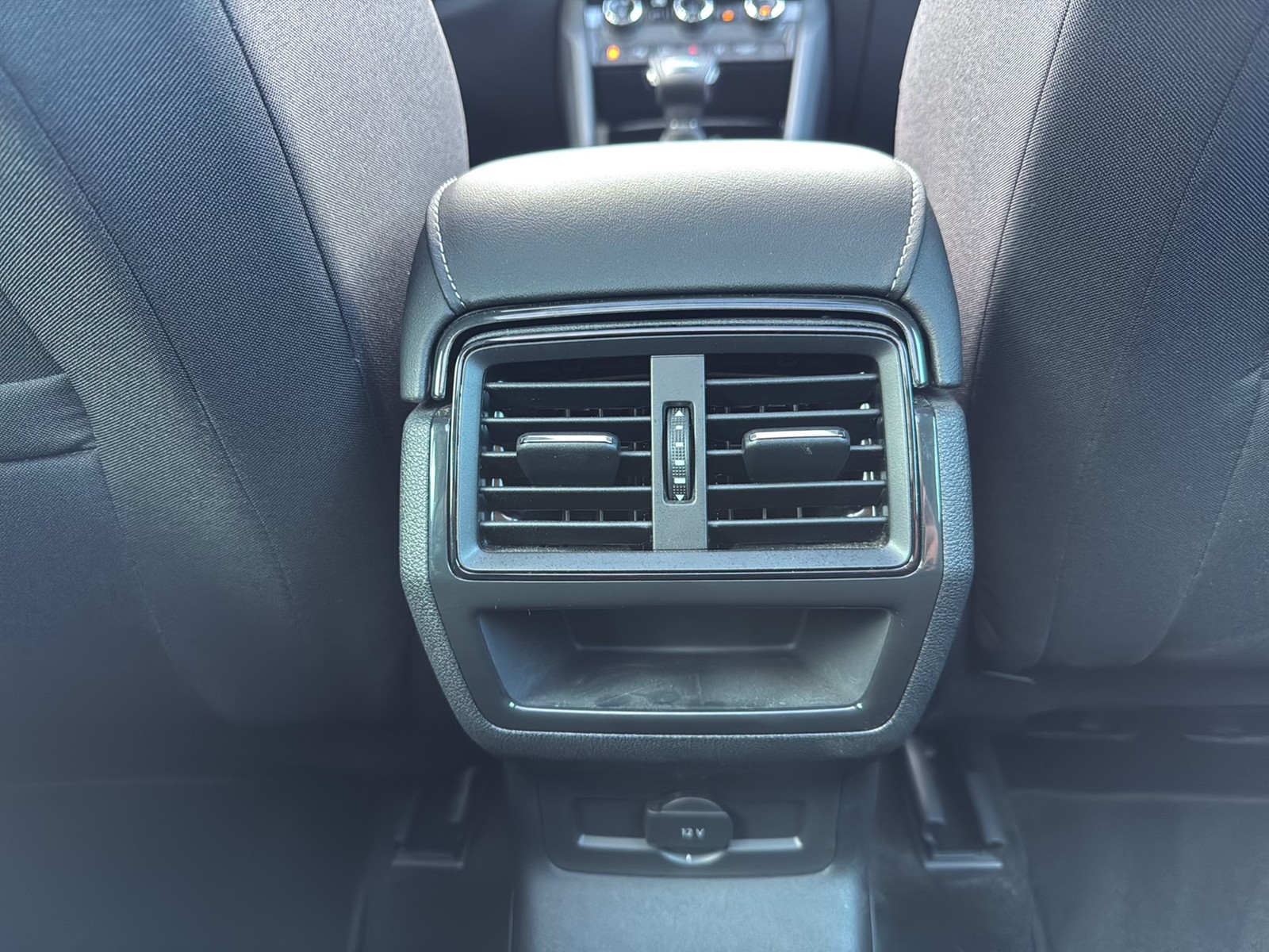 Skoda Karoq 1.5 TOUR PANO AHK 360°CAM E-KLAPPE NAVI