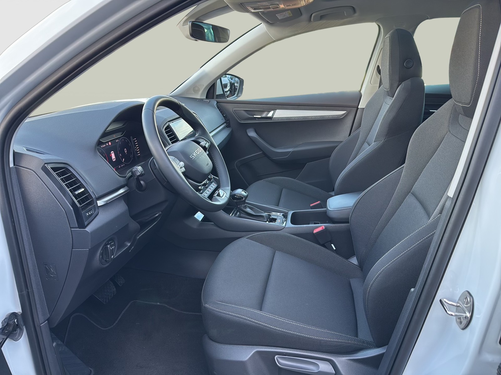 Skoda Karoq 1.5 TOUR PANO AHK 360°CAM E-KLAPPE NAVI