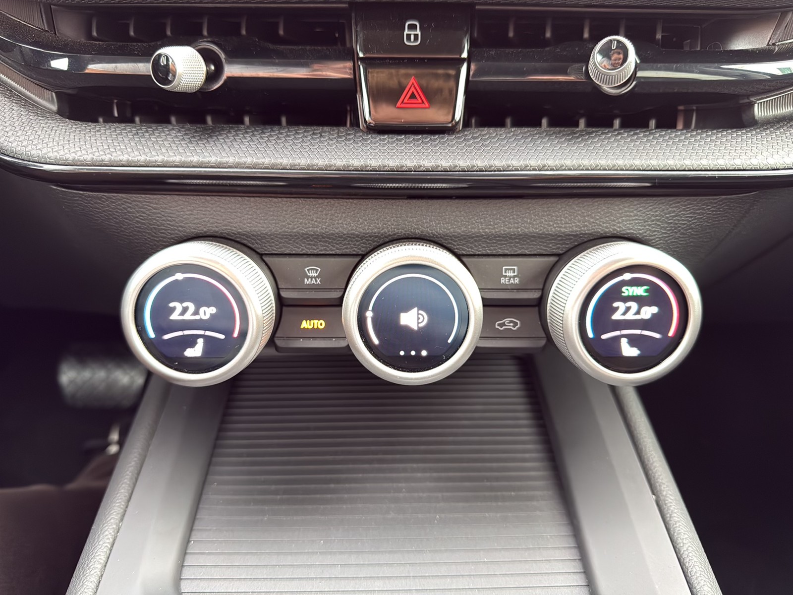 Skoda Superb Combi 1.5 eTSI CAM ACC NAVI SITZHEIZUNG