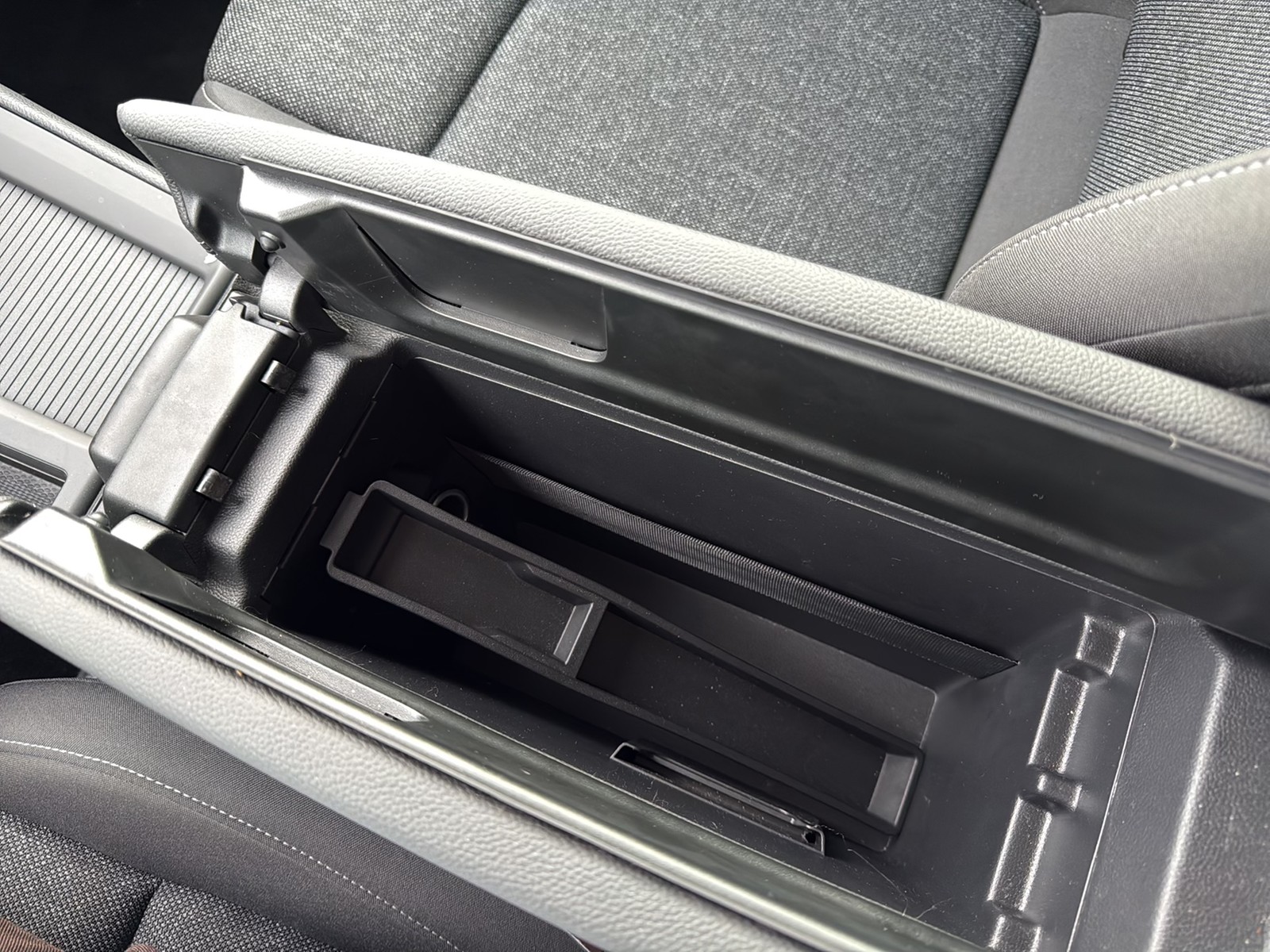 Skoda Superb Combi 1.5 eTSI CAM ACC NAVI SITZHEIZUNG