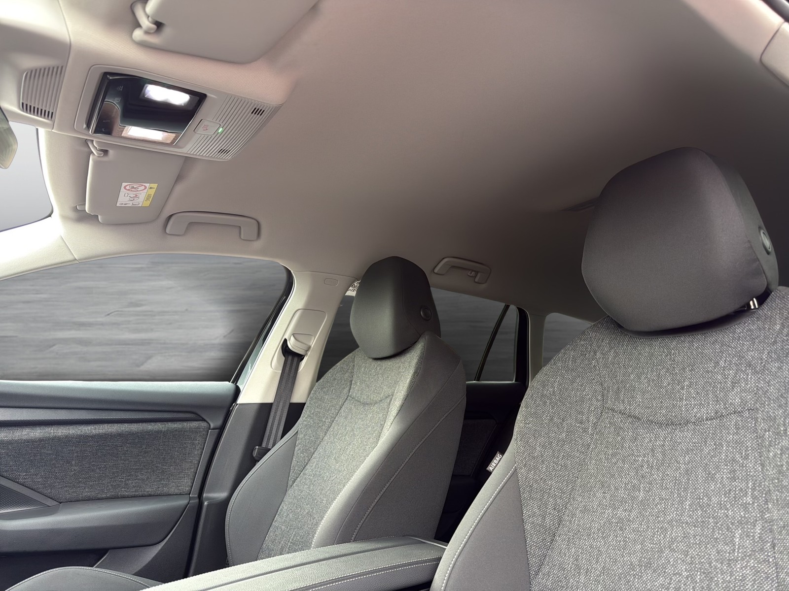 Skoda Superb Combi 1.5 eTSI CAM ACC NAVI SITZHEIZUNG