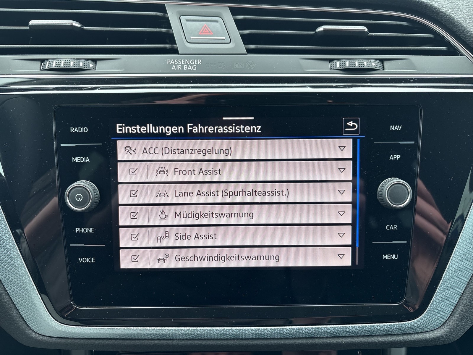 Volkswagen Touran 2.0 GOAL 7SITZER AHK AKMERA
