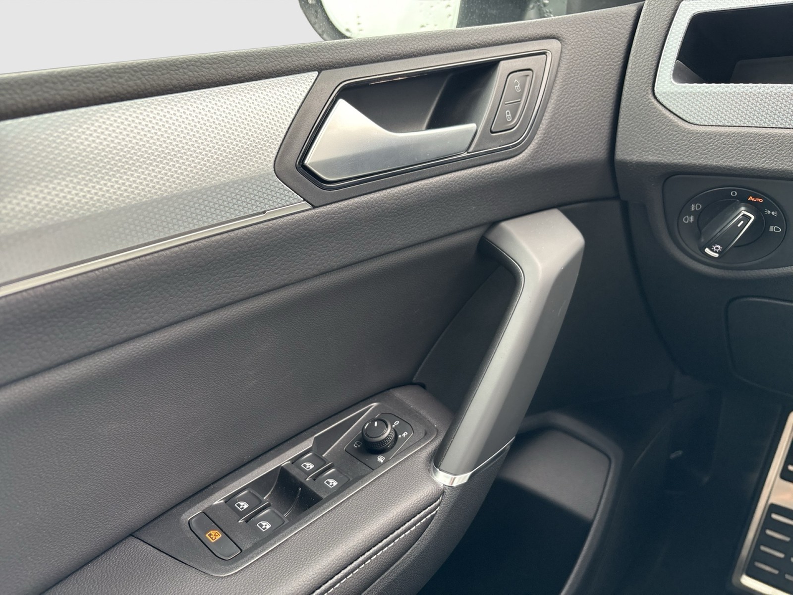 Volkswagen Touran 2.0 GOAL 7SITZER AHK AKMERA