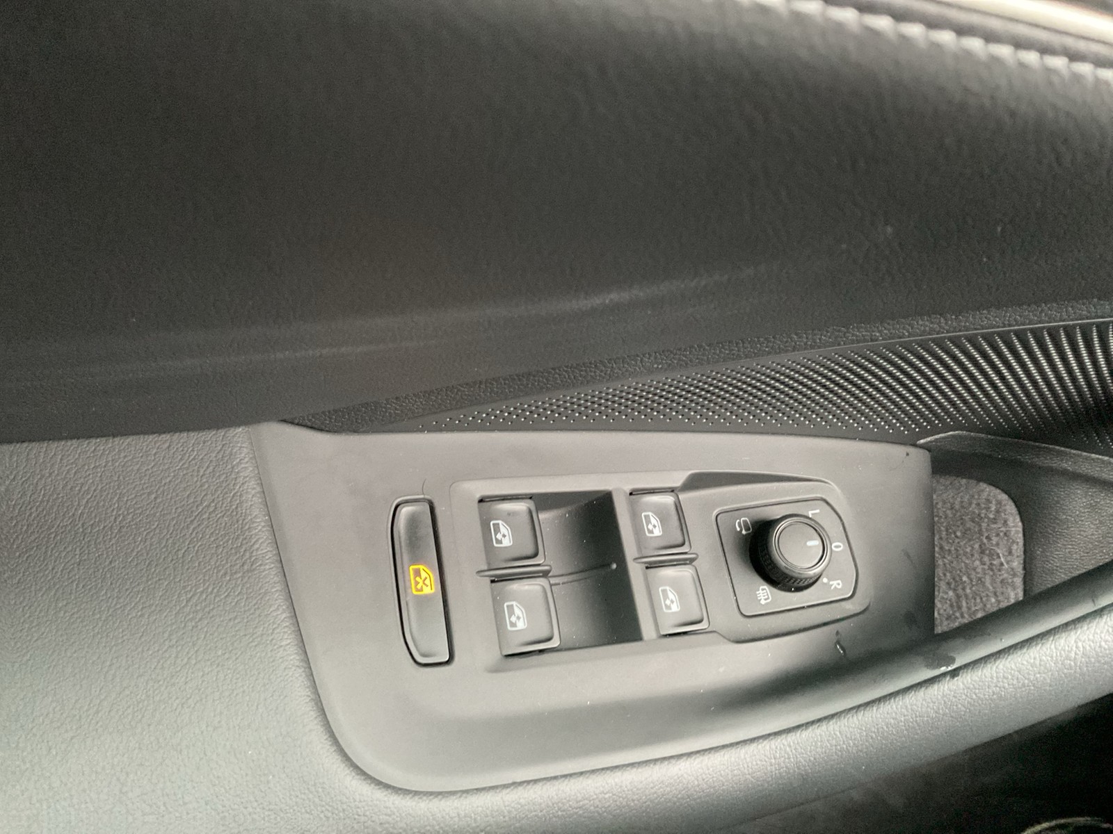 Volkswagen Passat Variant 1.5 HYBRID BUSINESS NEUES MODELL