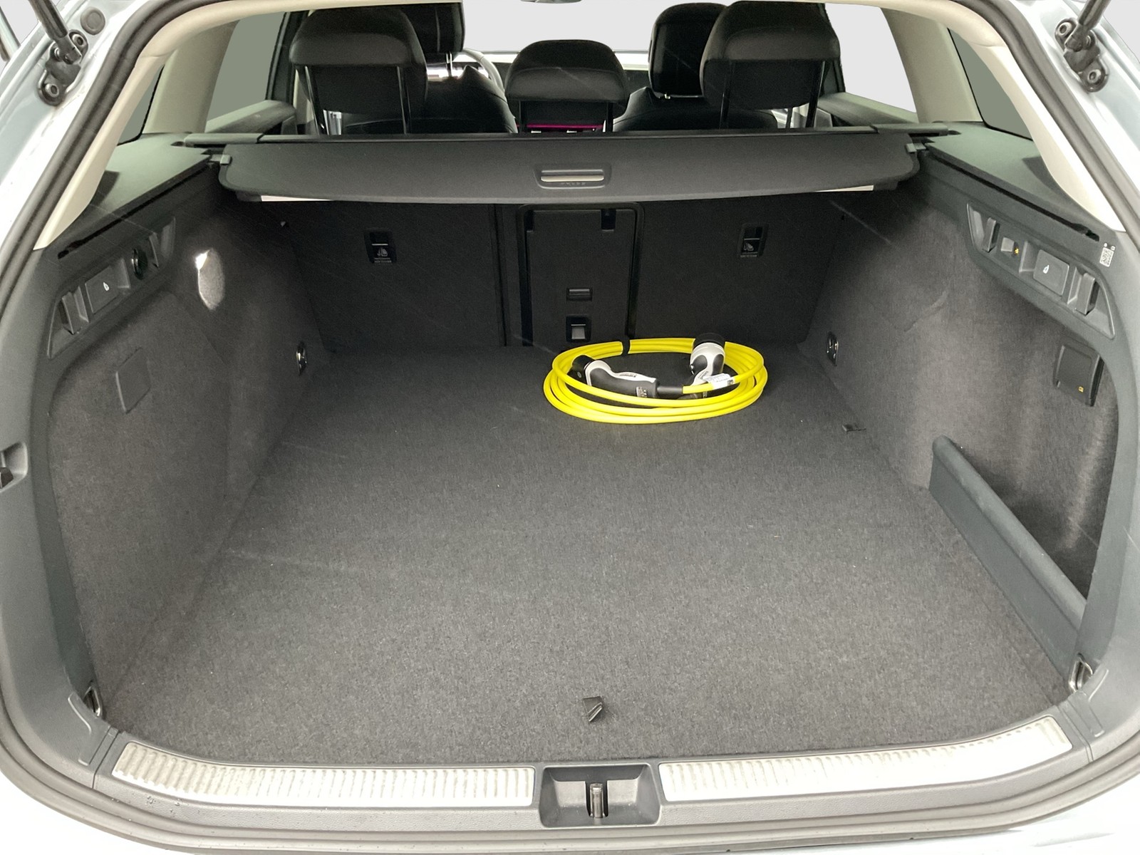 Volkswagen Passat Variant 1.5 HYBRID BUSINESS NEUES MODELL