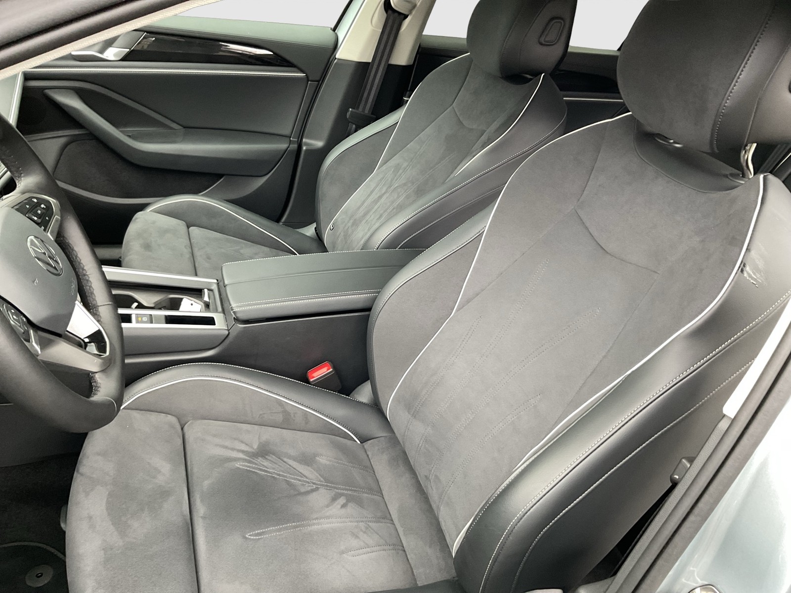 Volkswagen Passat Variant 1.5 HYBRID BUSINESS NEUES MODELL