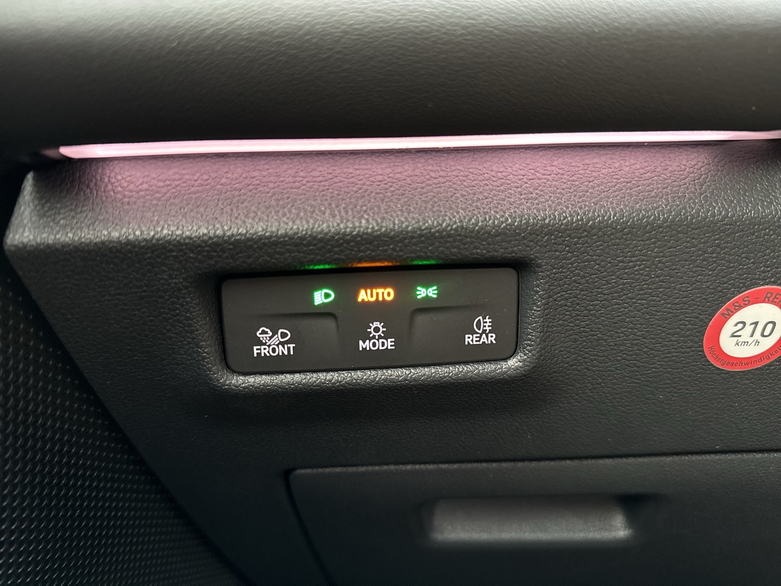 Volkswagen Tiguan 2.0 R-LINE 4X4 NEUES MODELL LEDER LM20