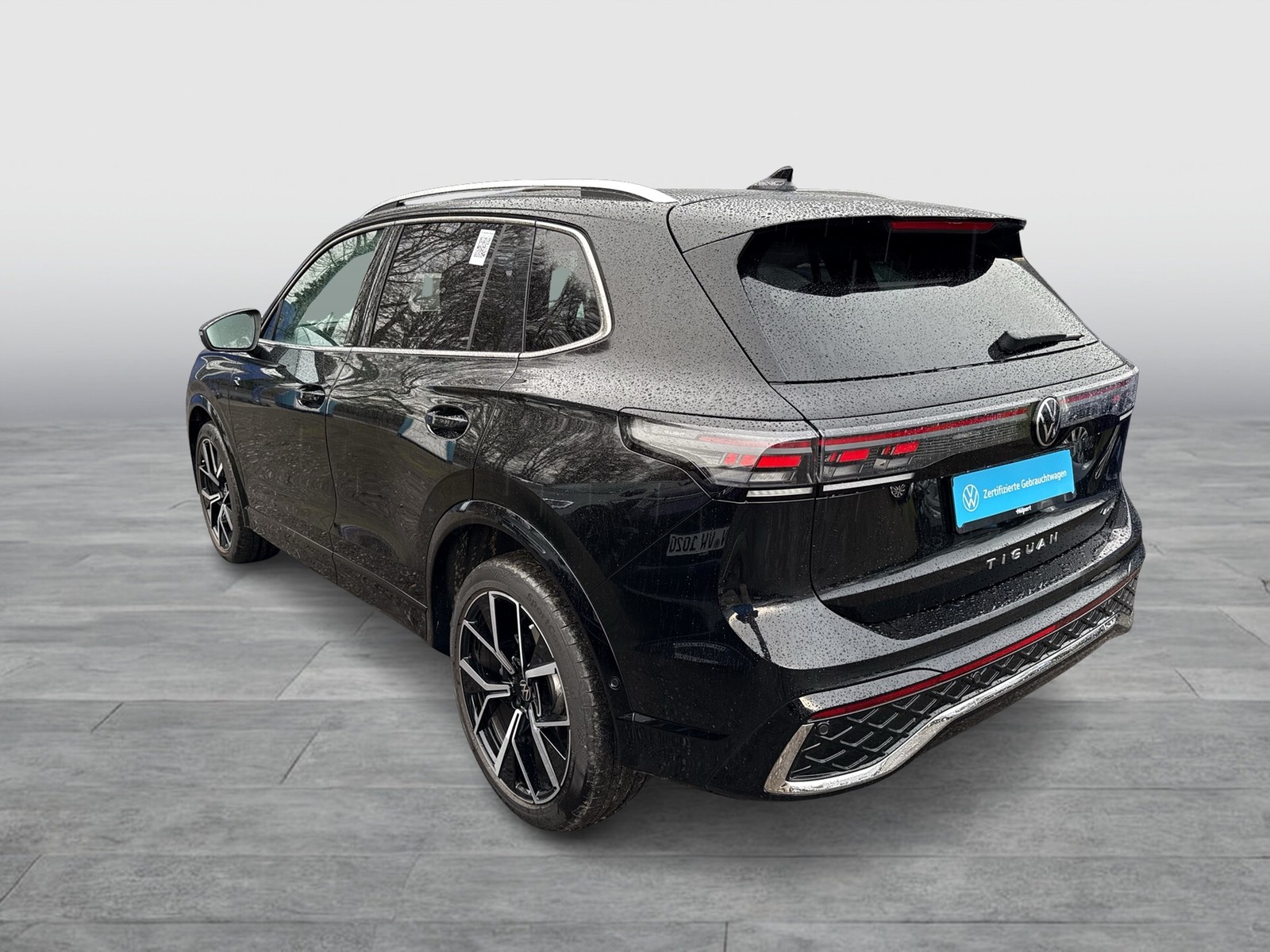 Volkswagen Tiguan 2.0 R-LINE 4X4 NEUES MODELL LEDER LM20