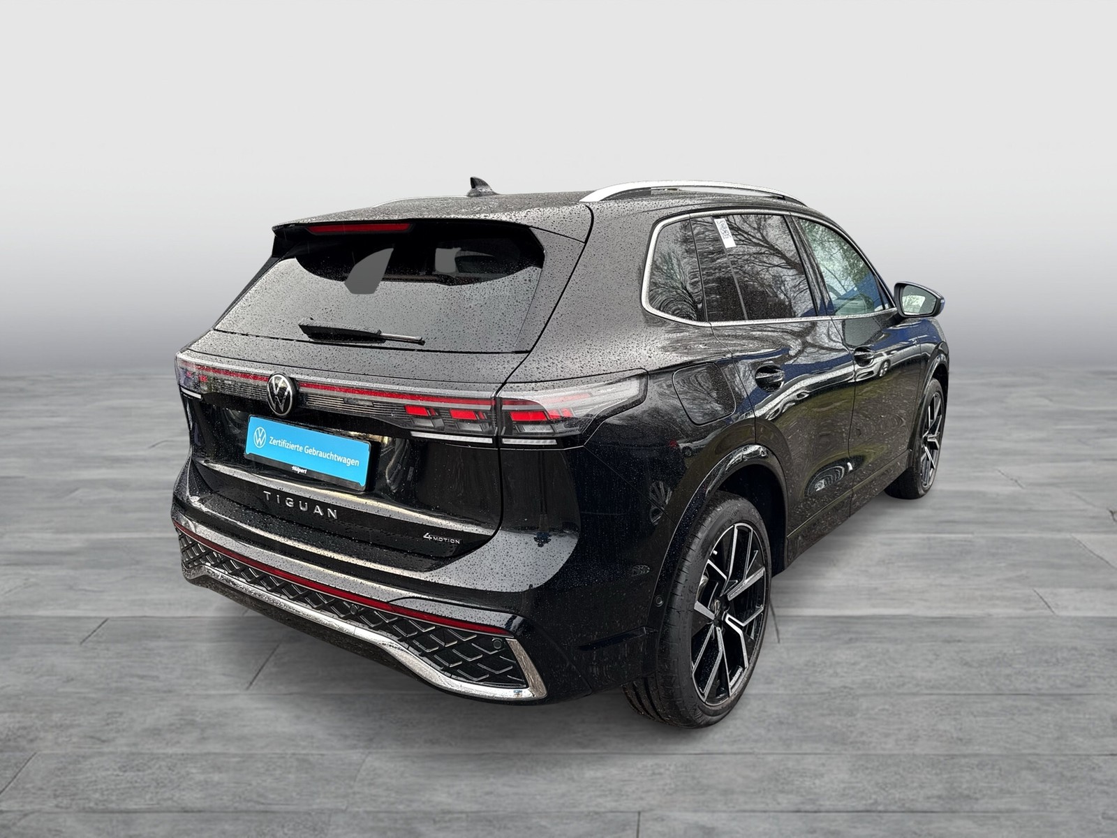 Volkswagen Tiguan 2.0 R-LINE 4X4 NEUES MODELL LEDER LM20