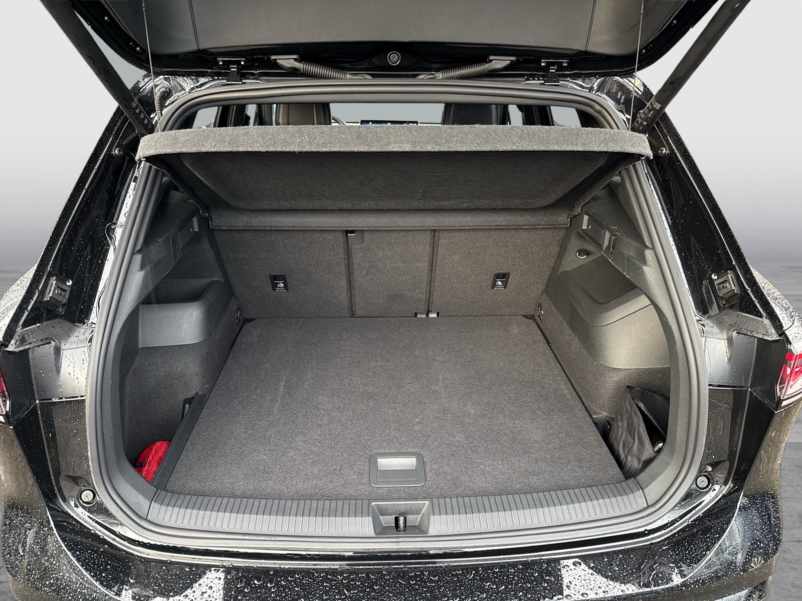 Volkswagen Tiguan 2.0 R-LINE 4X4 NEUES MODELL LEDER LM20