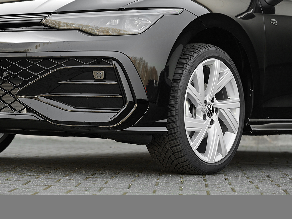 Volkswagen Golf VIII 1.5 R-LINE BLACK STYLE FACELIFT CAM ACC LM18 NAVI