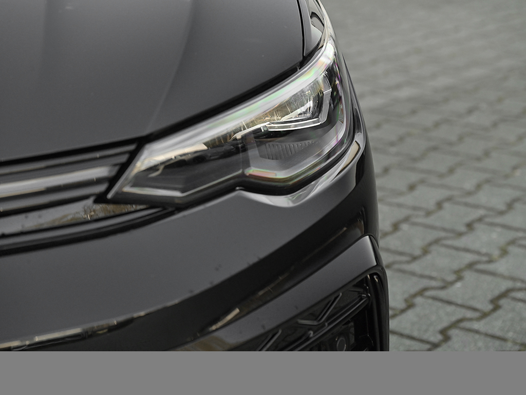 Volkswagen Golf VIII 1.5 R-LINE BLACK STYLE FACELIFT CAM ACC LM18 NAVI