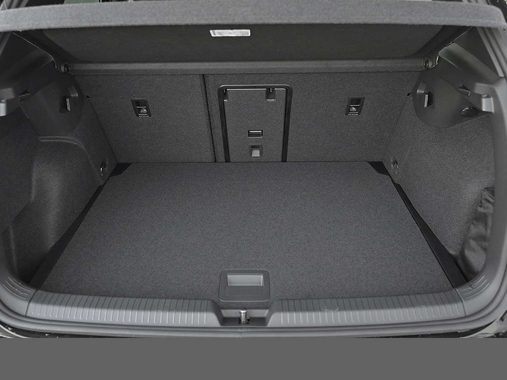 Volkswagen Golf VIII 1.5 R-LINE BLACK STYLE FACELIFT CAM ACC LM18 NAVI